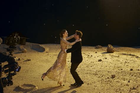 Marion Cotillard valse sur la Lune pour la nouvelle campagne 